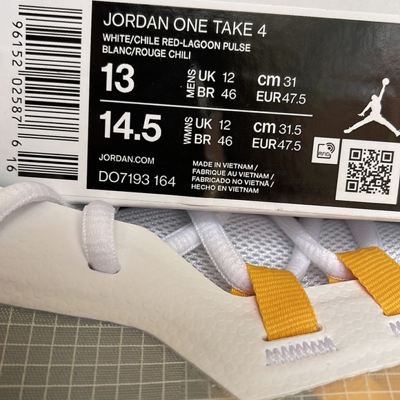 Jordan One Take 4
Basketball Shoes
White/Lagoon Pulse/Gold/ Chile Red
DO7193-164 - Picture 16 of 16